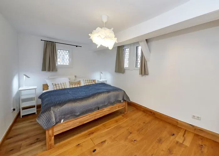 بيت للعطل Badstube Anno 1583 برنكاستيل كويس